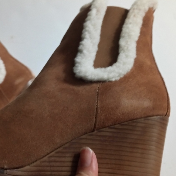 André Assous Women's Faux‎ Shearling Trim Wedge Leather Bootie - Picture 7 of 9